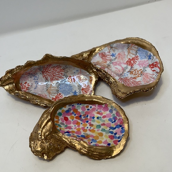 Handcrafted oyster shell trinket dishes - price for set of all 3. - Picture 5 of 7